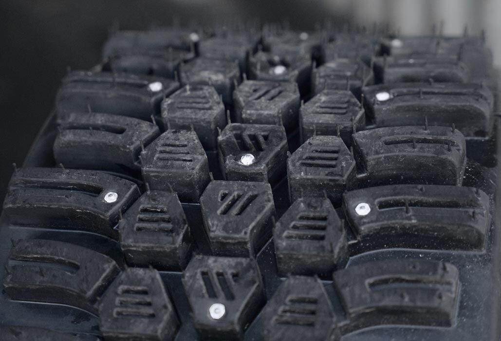 EWRS-SNOW tire studded tread